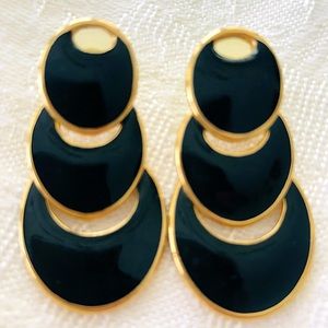 Vintage TAT black pierced earrings